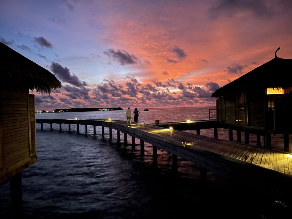 tramonto Moofushi Maldive Maytravel